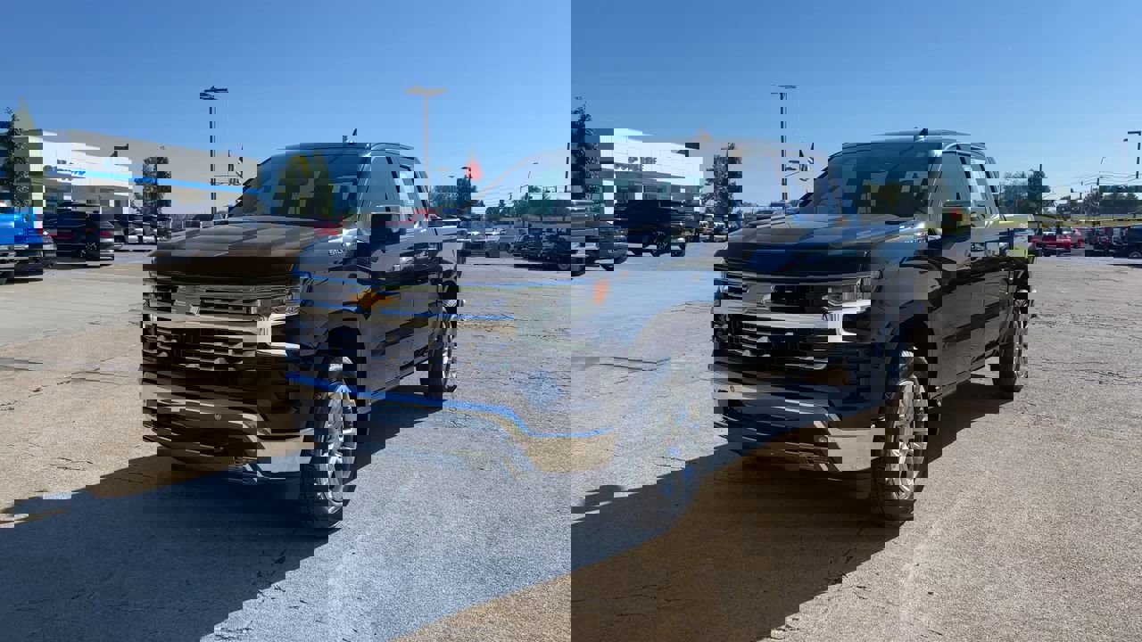 2024 Chevrolet Silverado 1500 LTZ photo 3