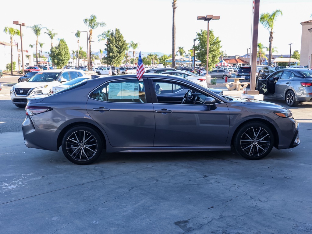 2023 Toyota Camry SE photo 2