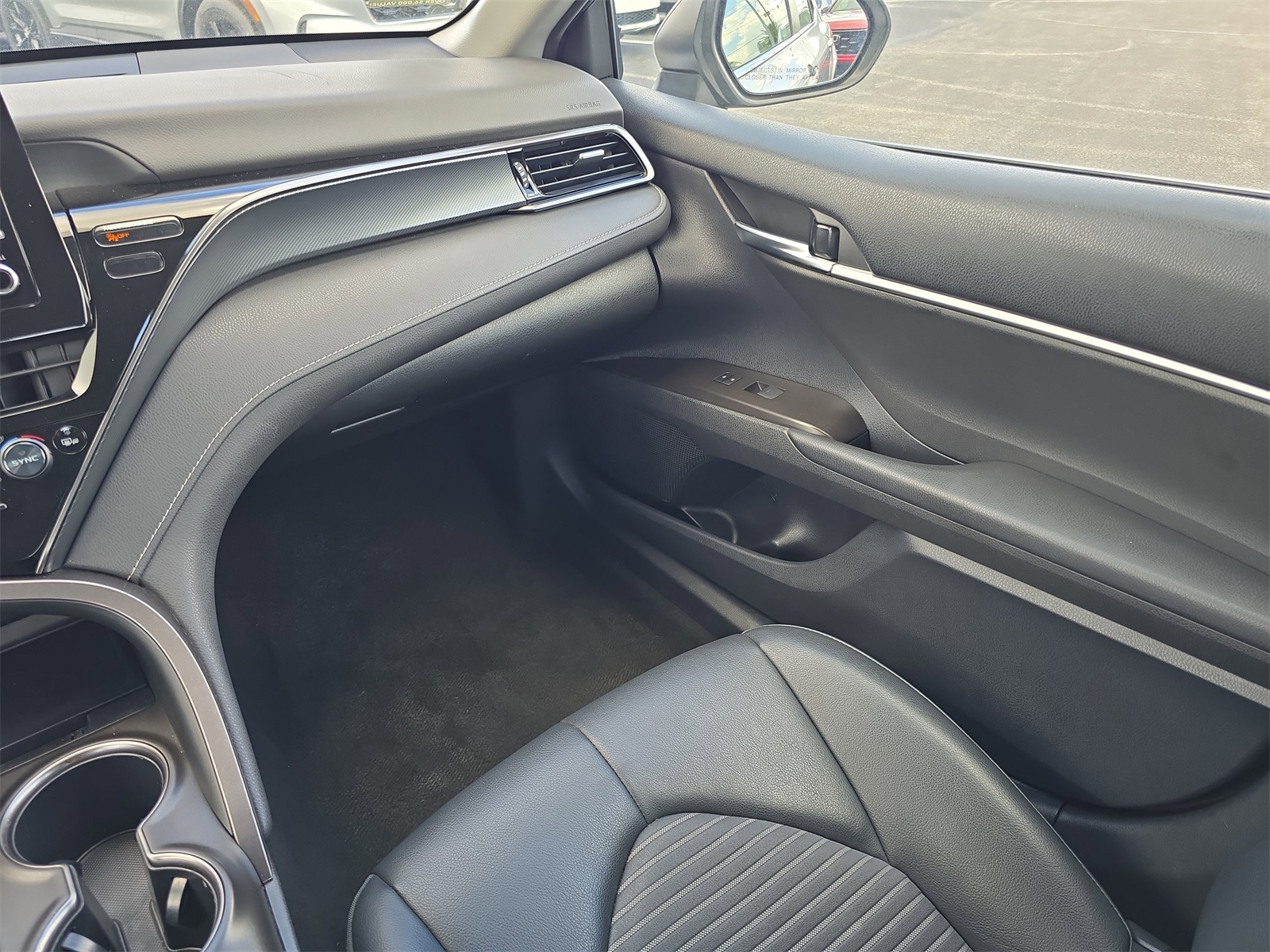 2023 Toyota Camry SE photo 13