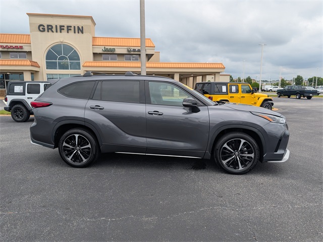 2021 Toyota Highlander XSE photo 2
