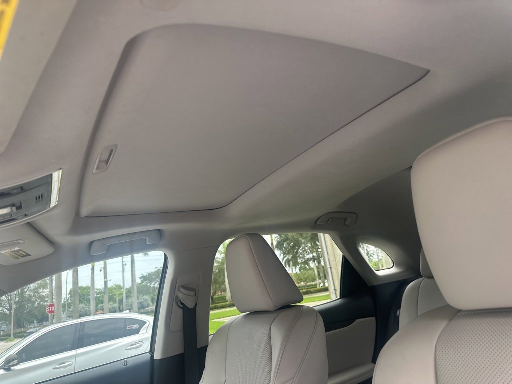 2022 Lexus RX 350 photo 2