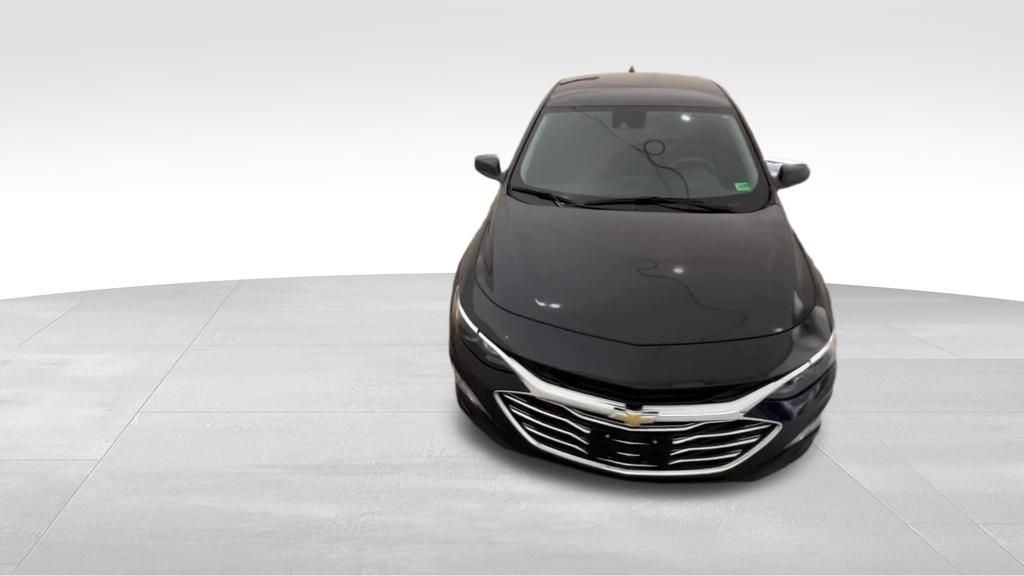 2023 Chevrolet Malibu 1LT photo 2