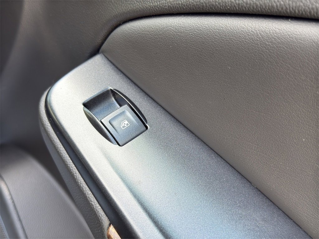 2017 Chevrolet Suburban LS photo 21
