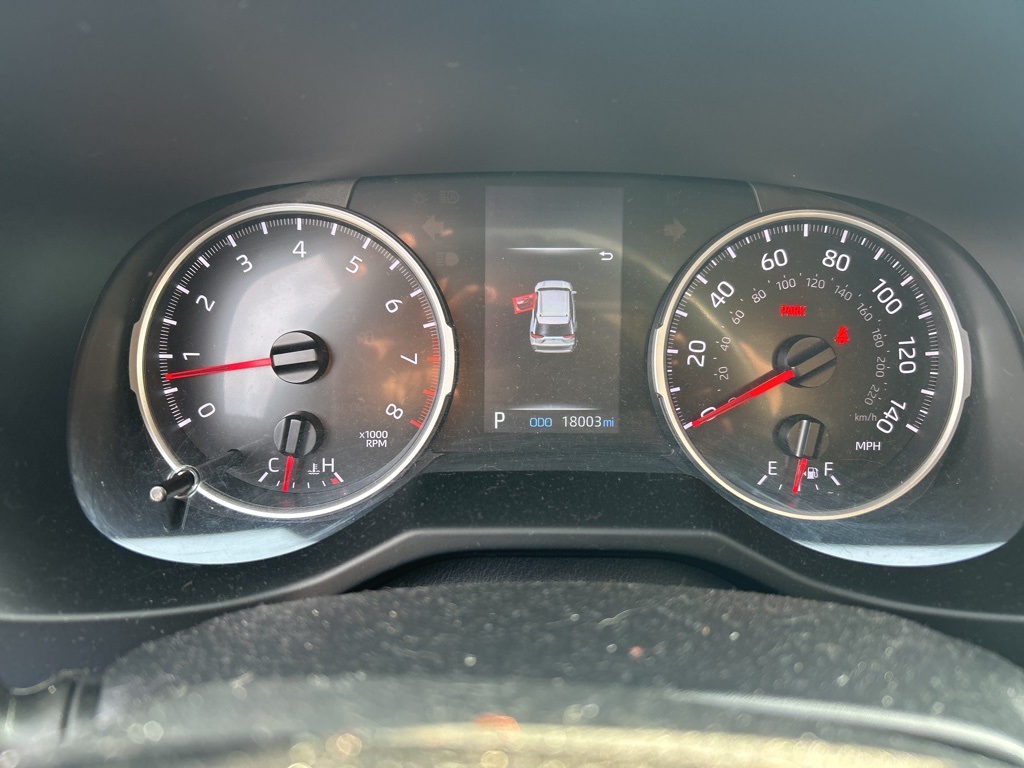 2021 Toyota RAV4 LE photo 15