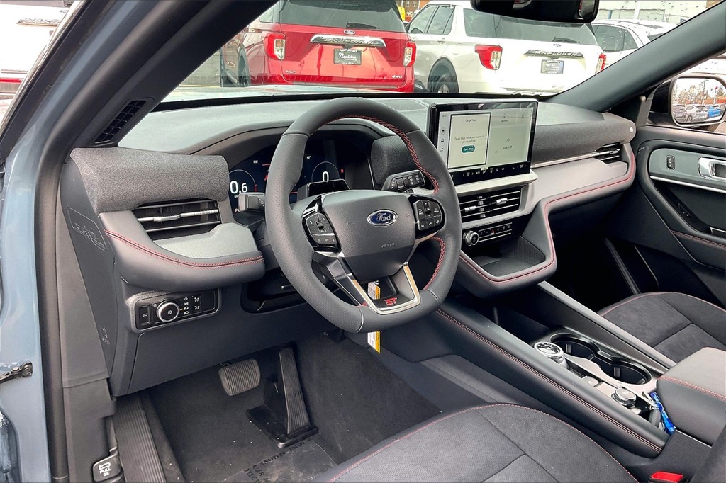 2026 Ford Explorer ST photo 2
