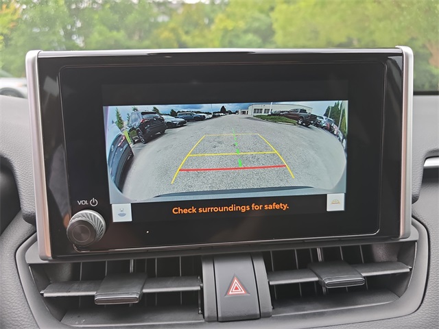 2024 Toyota RAV4 XLE photo 22