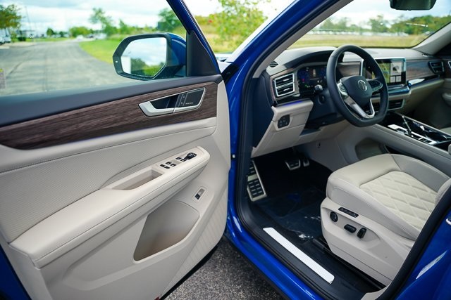 2026 Volkswagen Atlas SEL Premium R-Line photo 6