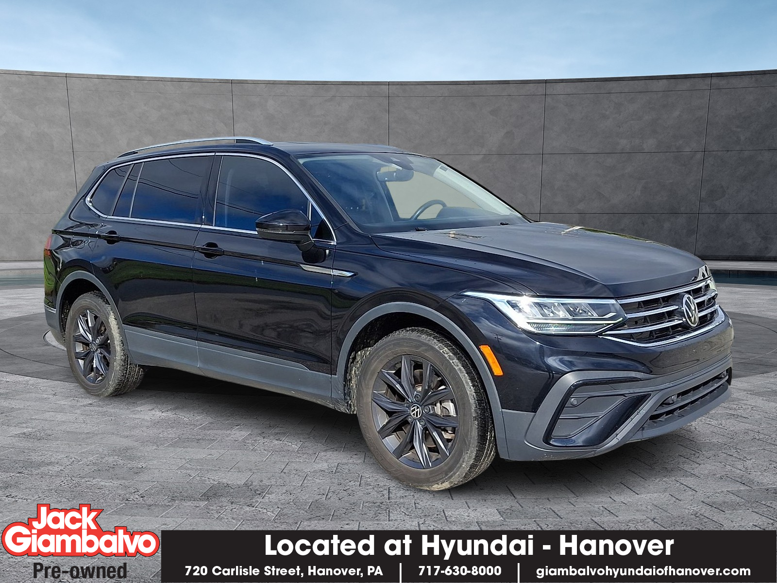 2022 Volkswagen Tiguan SE's photo