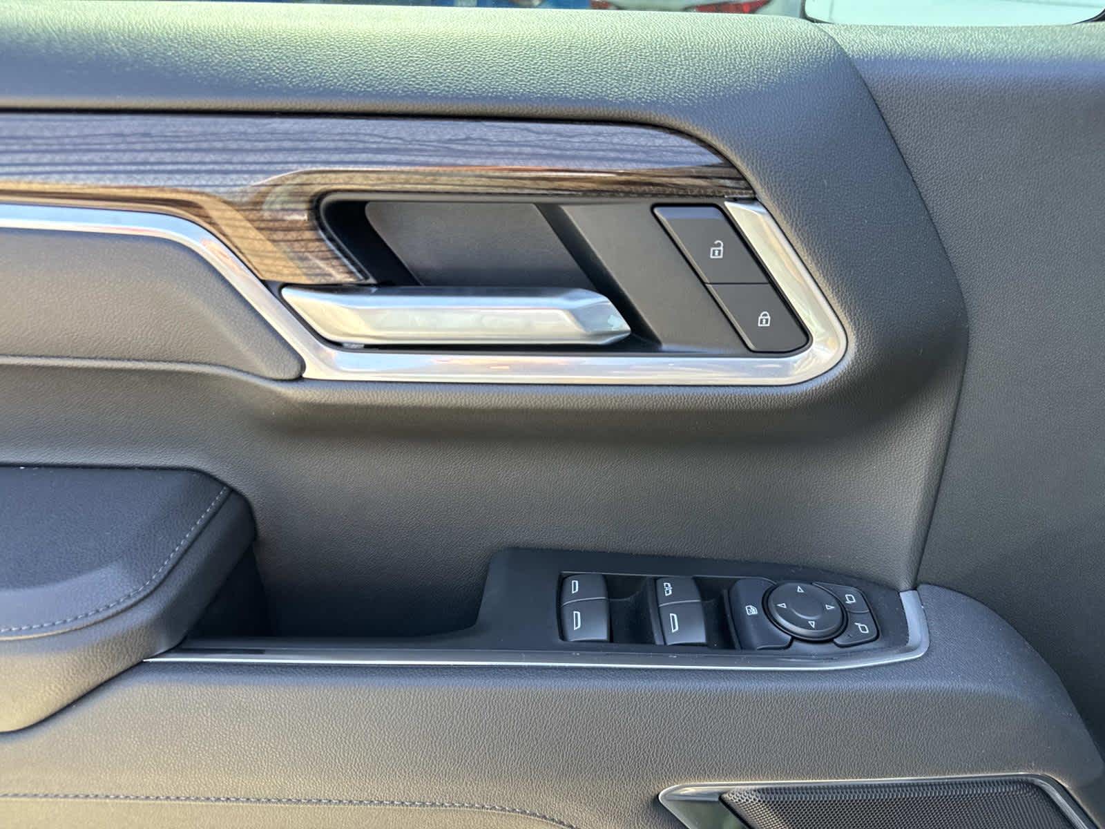 2025 Chevrolet Silverado RST photo 36
