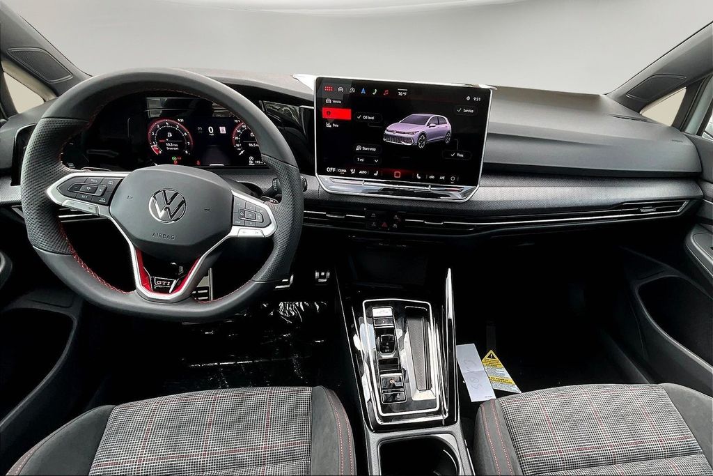2025 Volkswagen Golf GTI S photo 4