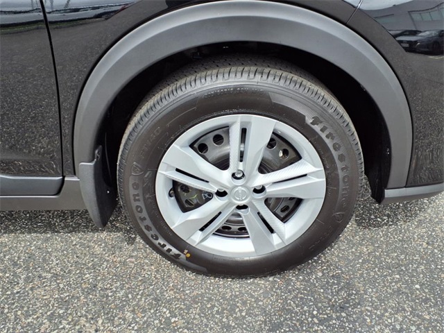2025 Nissan Kicks Play S photo 2