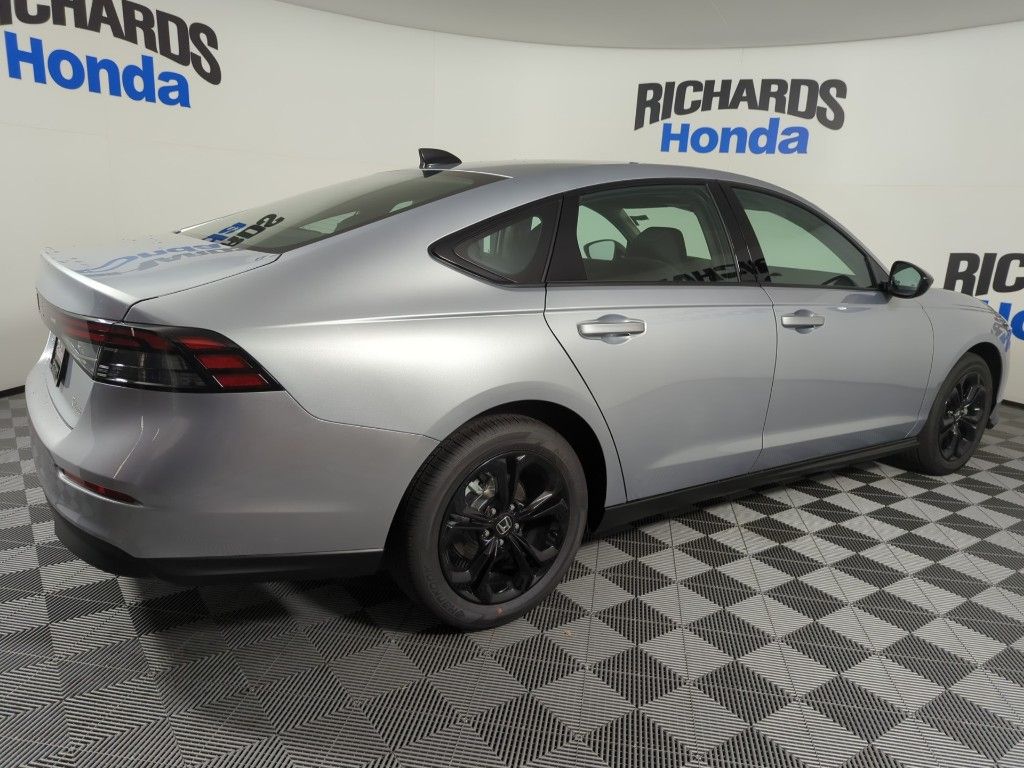 2025 Honda Accord SE photo 5