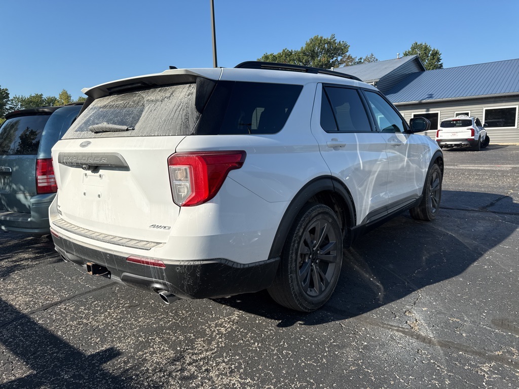 2021 Ford Explorer XLT photo 3