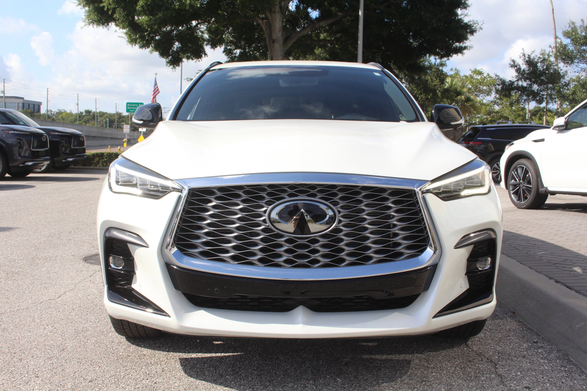 2025 Infiniti QX55 Essential photo 8