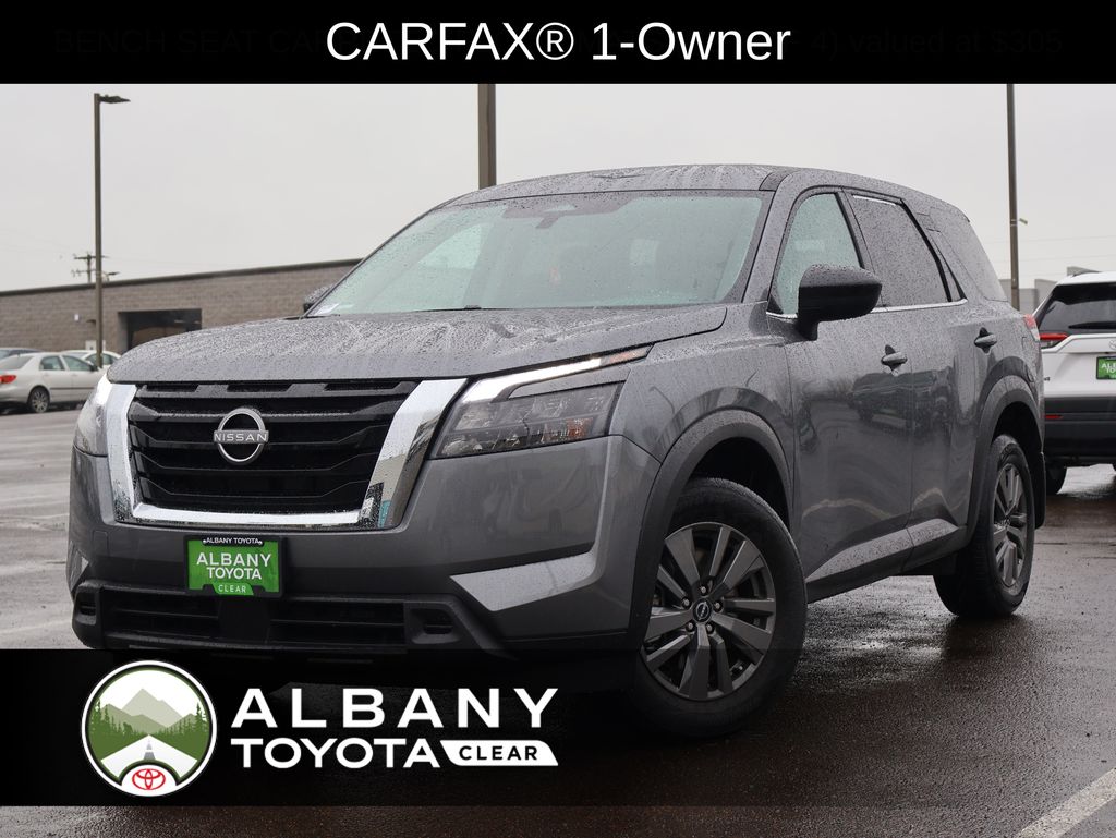 2025 Nissan Pathfinder S's photo
