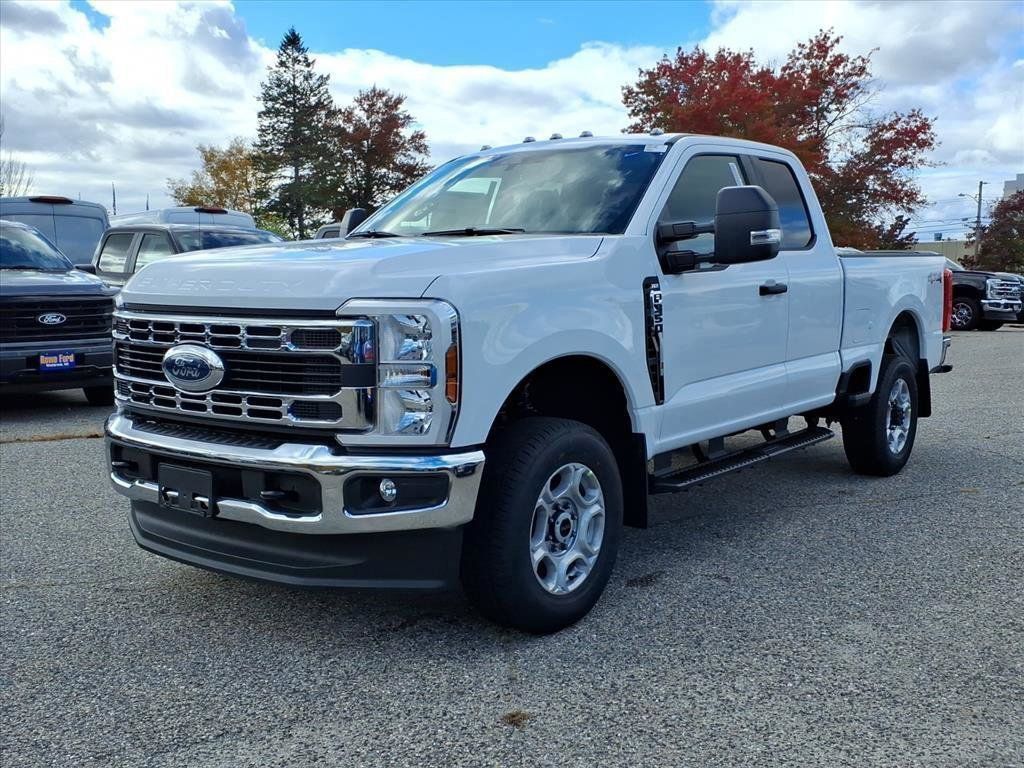 2026 Ford F-350 XLT photo 3