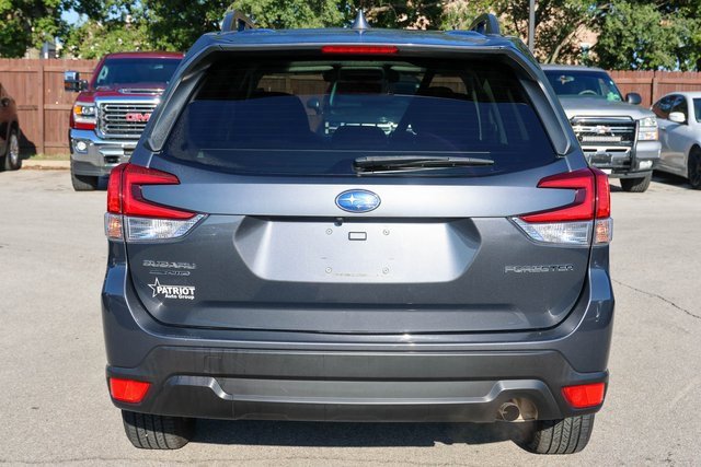 2021 Subaru Forester Premium photo 4