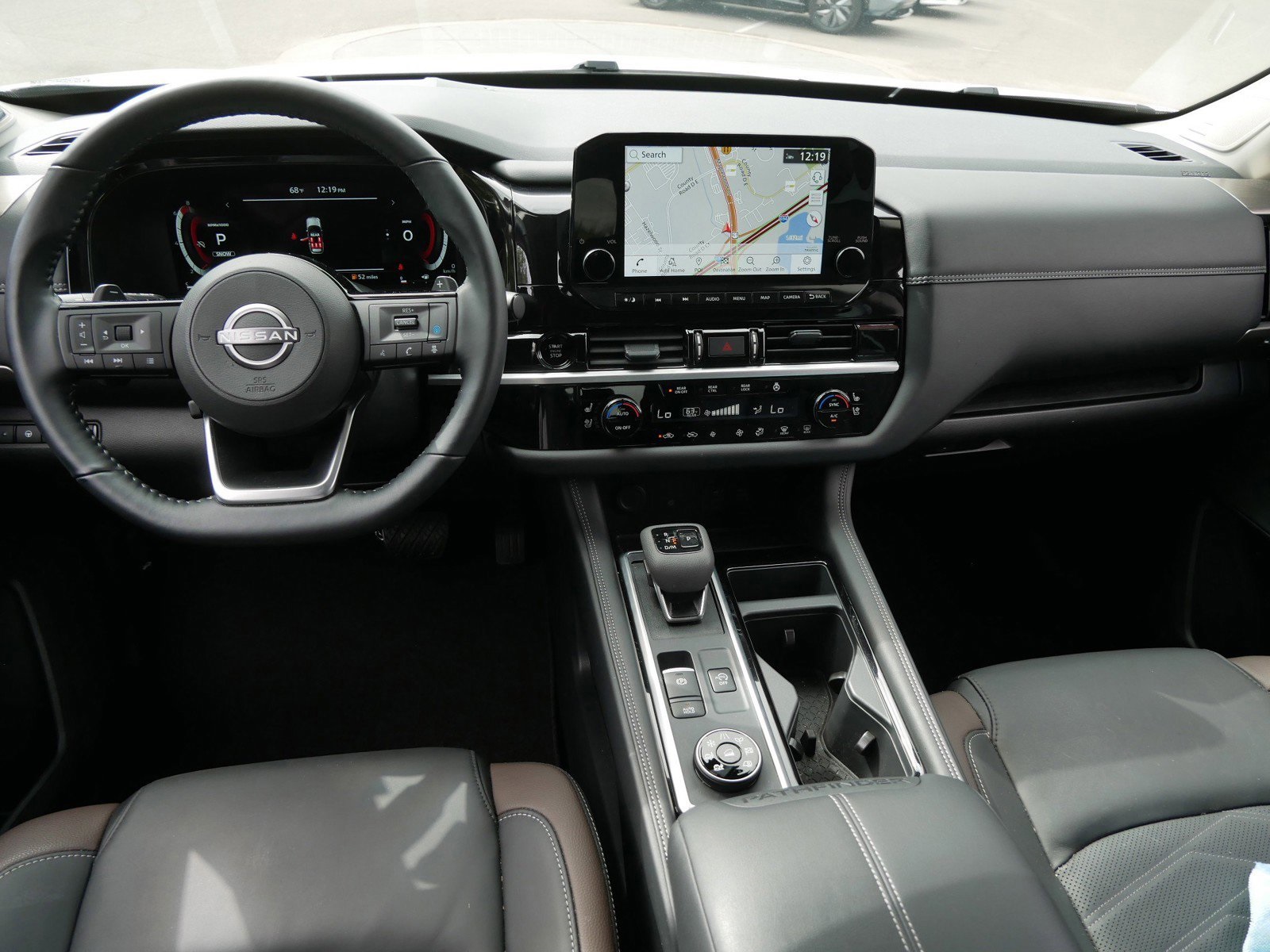 2025 Nissan Pathfinder Platinum photo 12