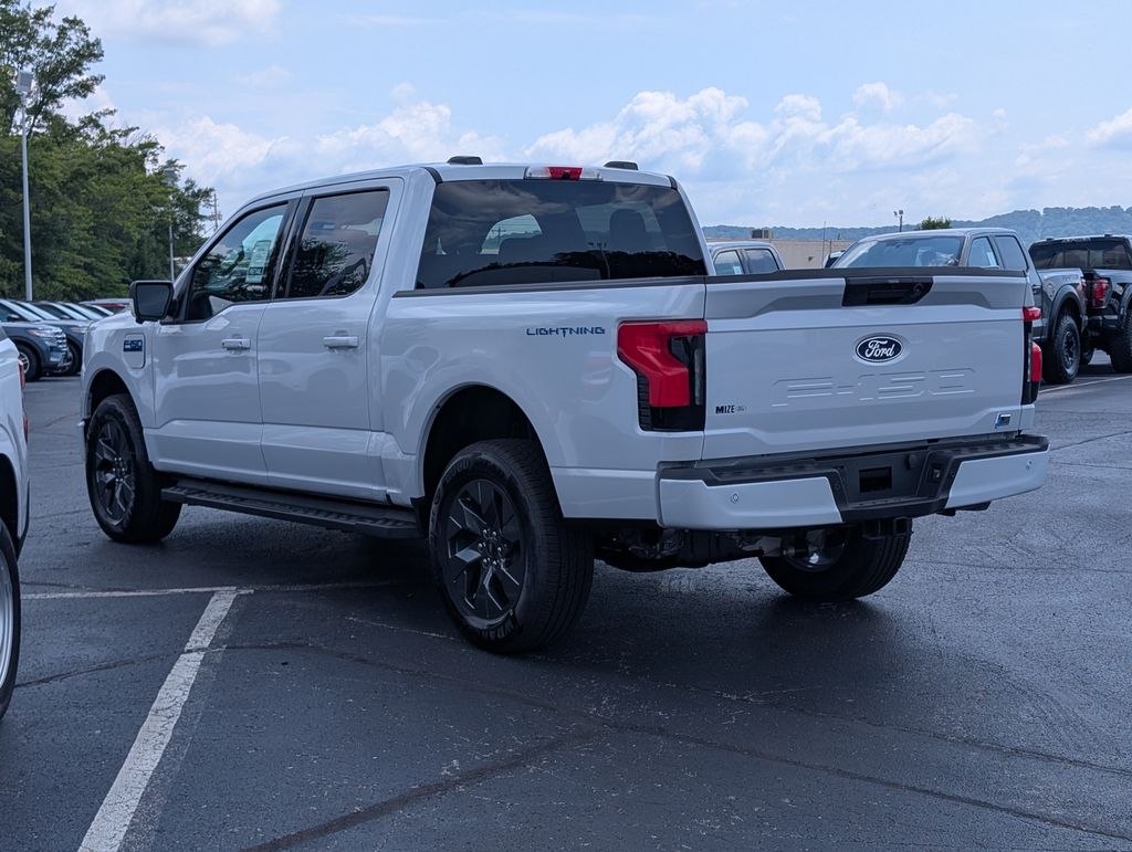 2025 Ford F-150 Lightning photo 4