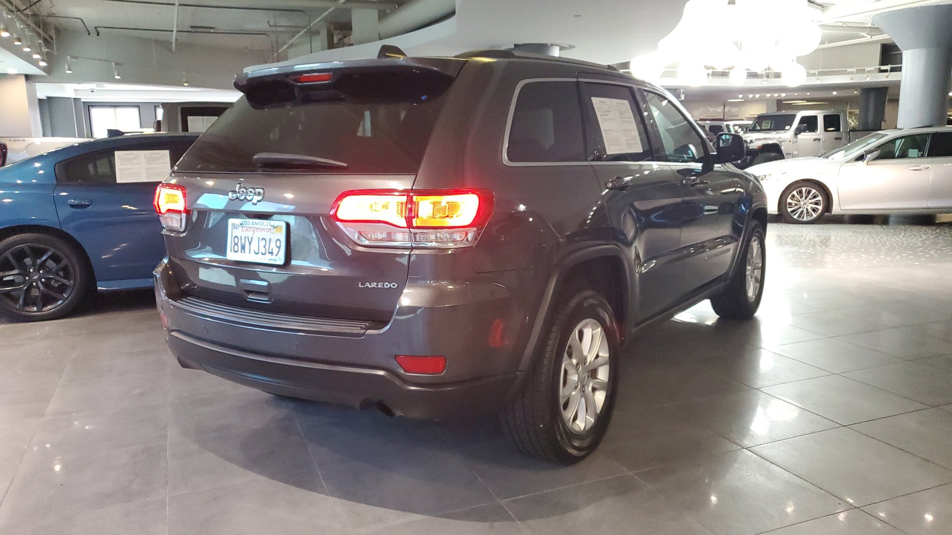 2021 Jeep Grand Cherokee Laredo E photo 5