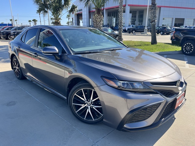 2023 Toyota Camry SE's photo