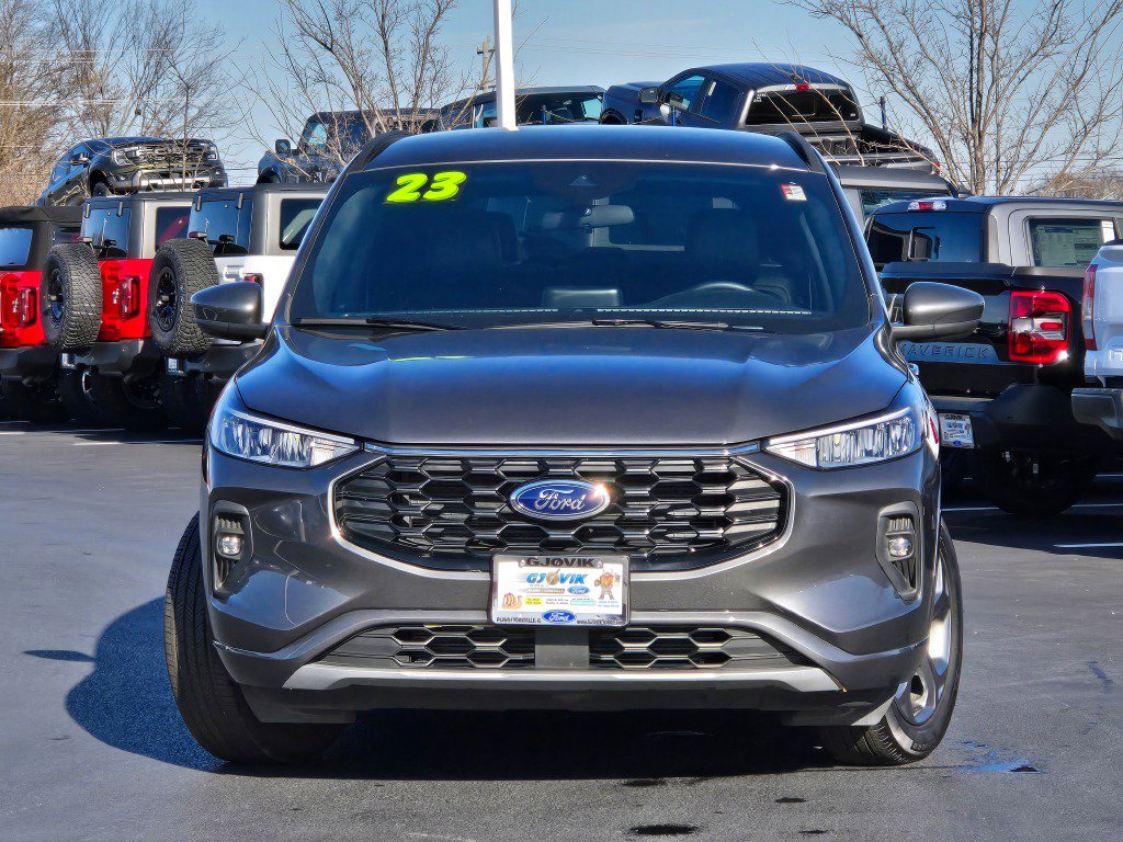 2023 Ford Escape ST-Line Select photo 2