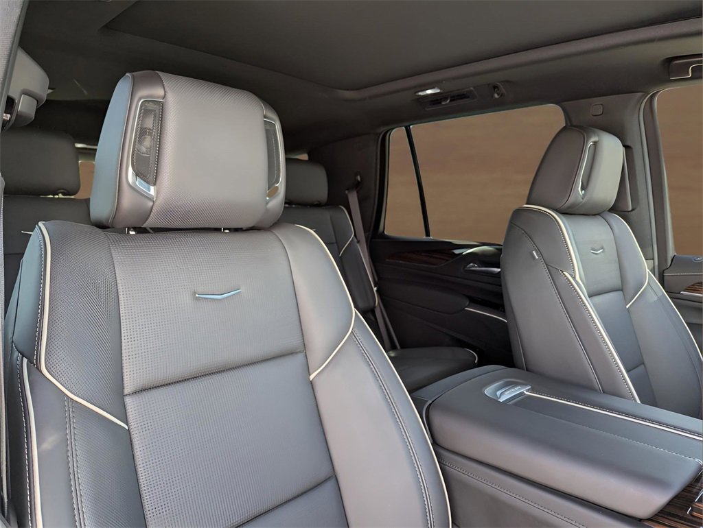 2024 Cadillac Escalade Premium Luxury photo 17