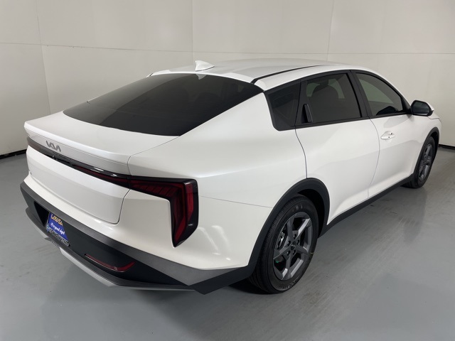 2025 Kia K4 LXS photo 8