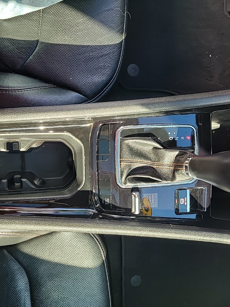 Used 2022 Granite Crystal Metallic Clearcoat Jeep Limited image 28