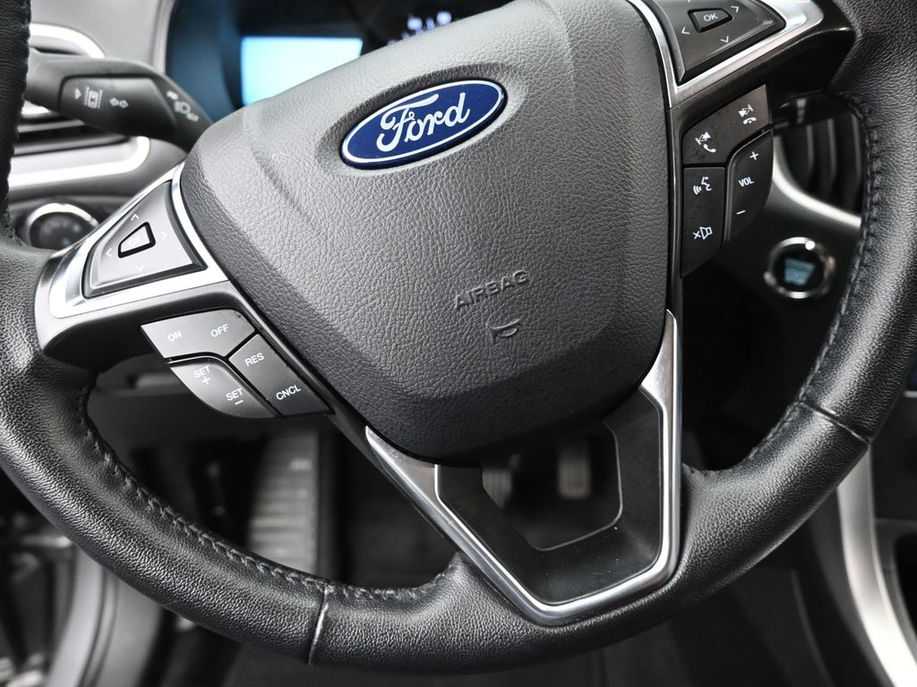 2024 Ford Edge SEL photo 12