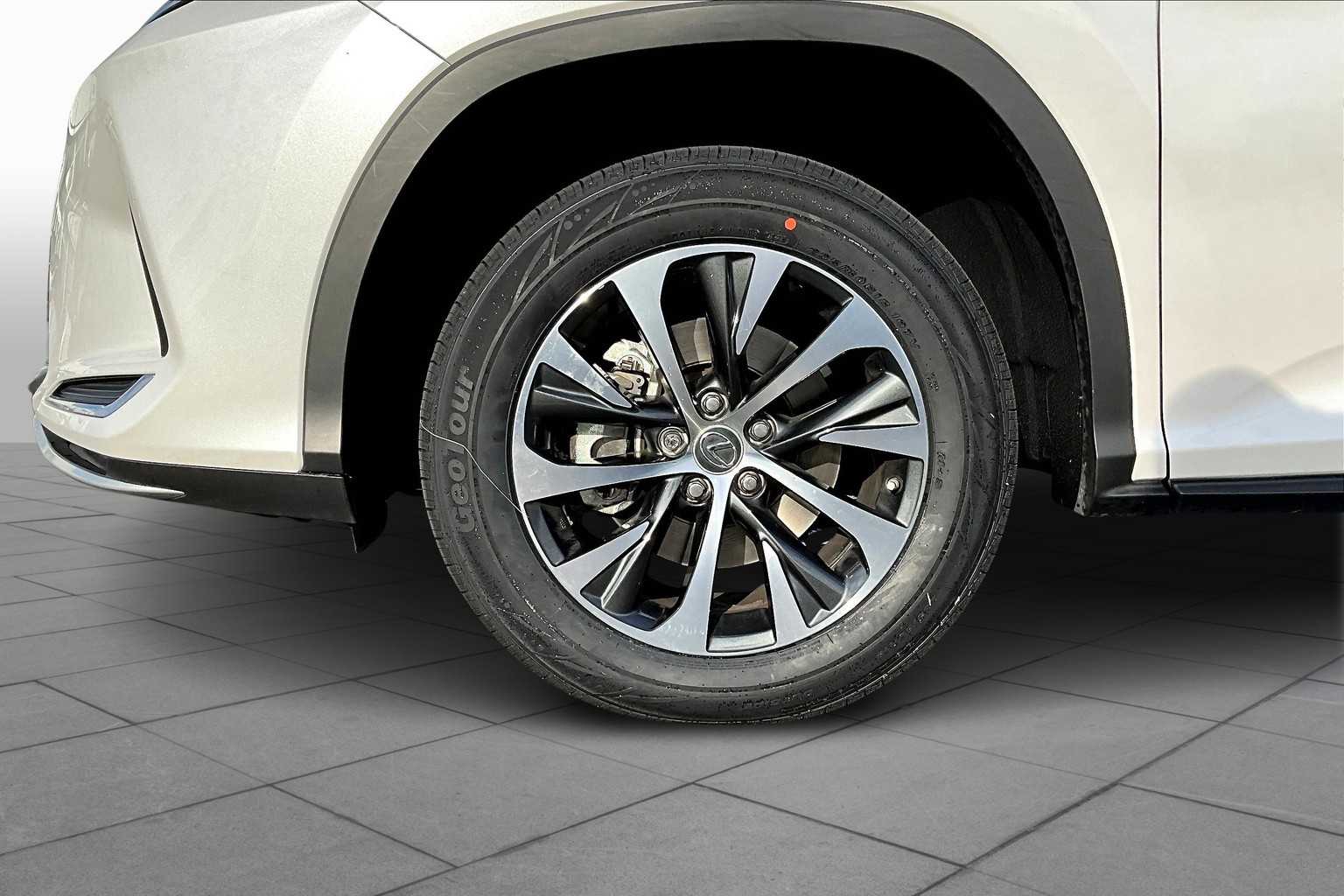 2022 Lexus RX photo 10