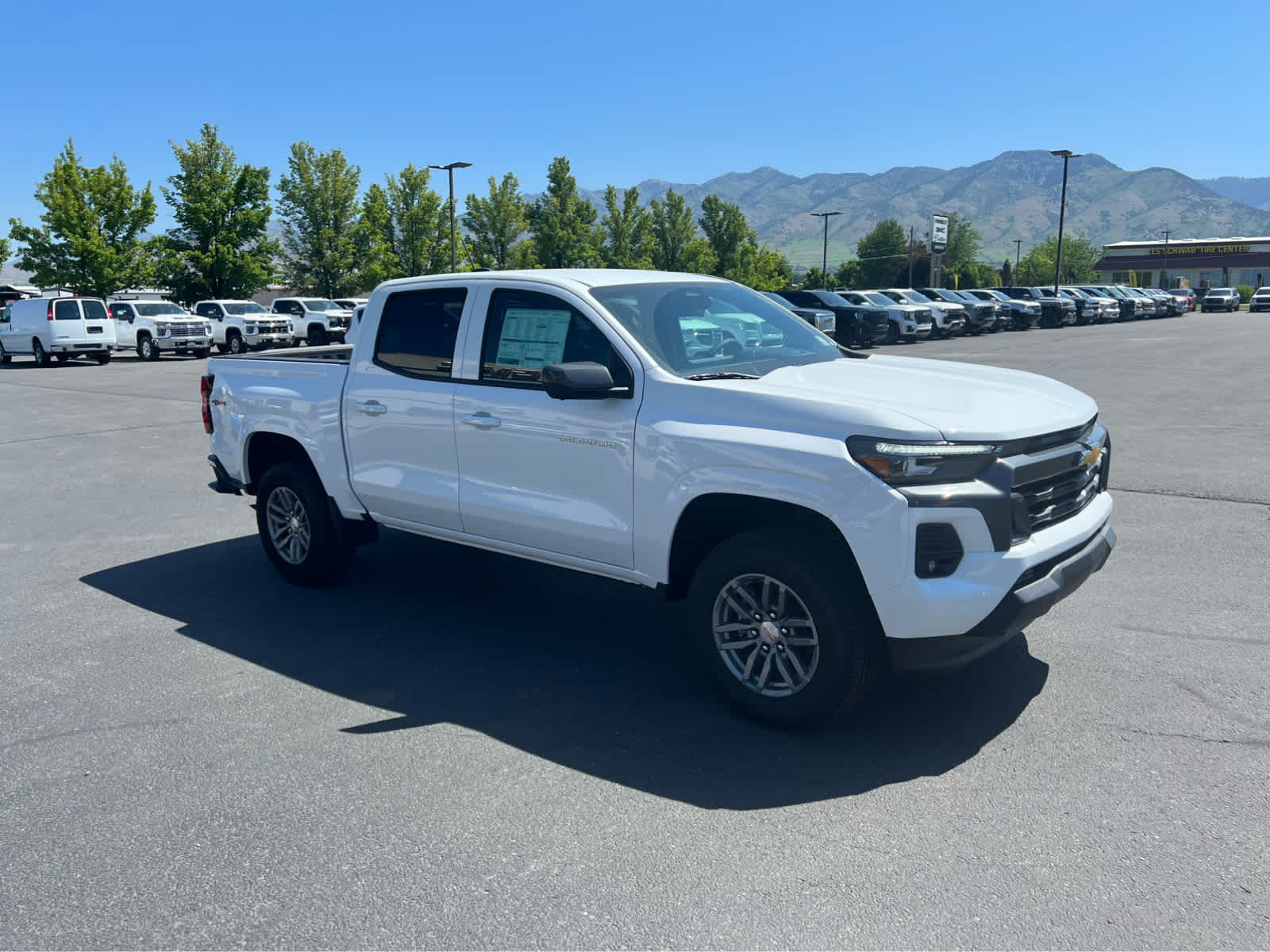 2025 Chevrolet Colorado Work Truck LT photo 7