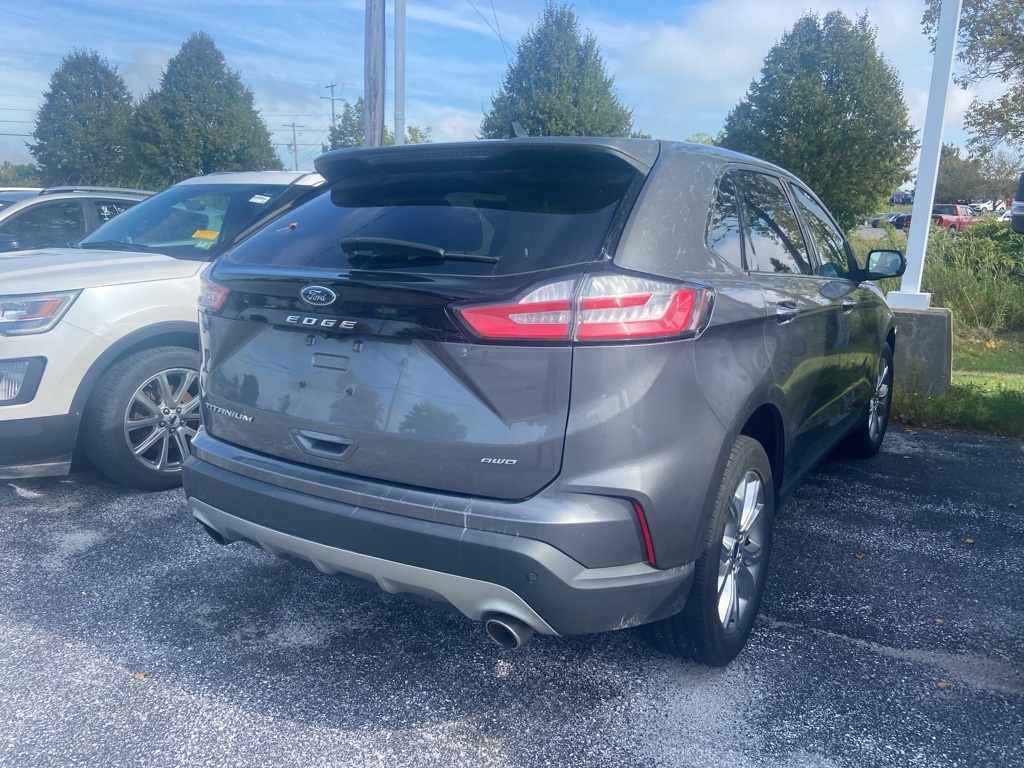 2022 Ford Edge Titanium photo 5