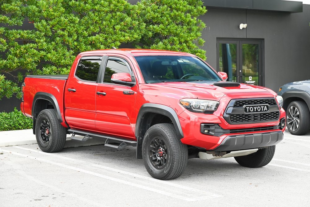 2017 Toyota Tacoma TRD Pro photo 3