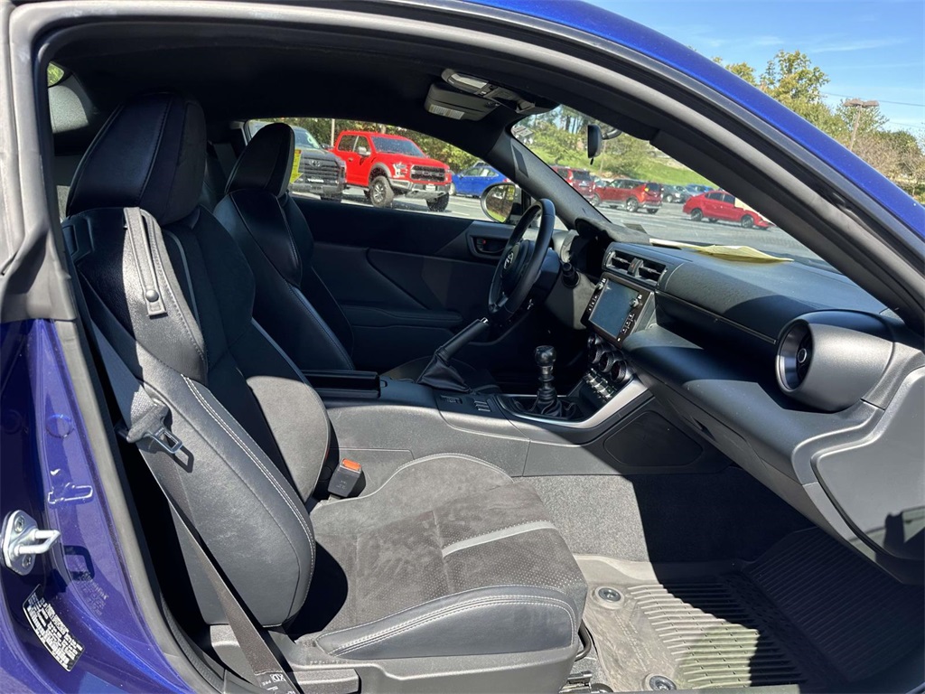 2023 Toyota GR86 Premium photo 10