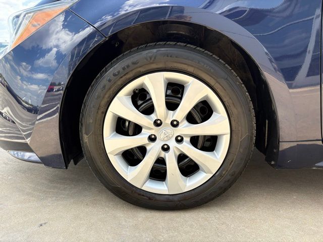 2023 Toyota Corolla LE photo 23