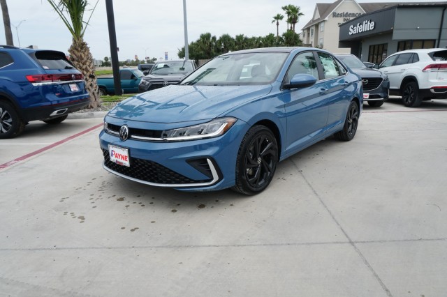 2025 Volkswagen Jetta SE's photo