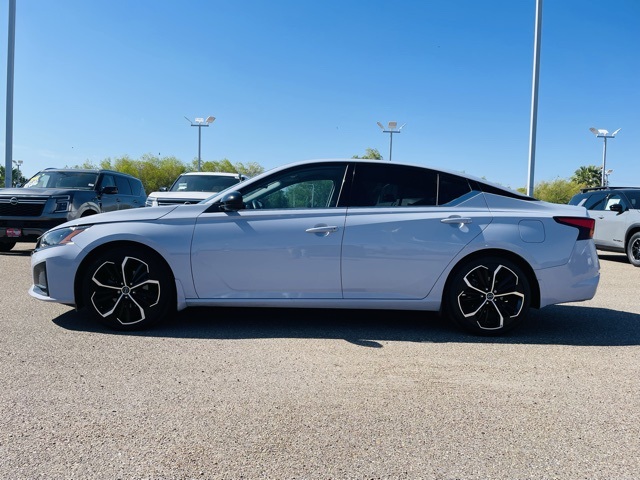 2023 Nissan Altima 2.5 SR photo 4
