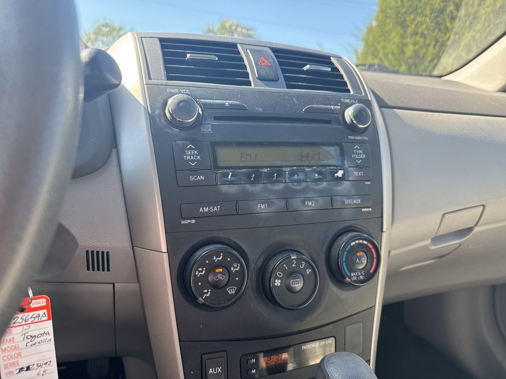 2010 Toyota Corolla photo 10