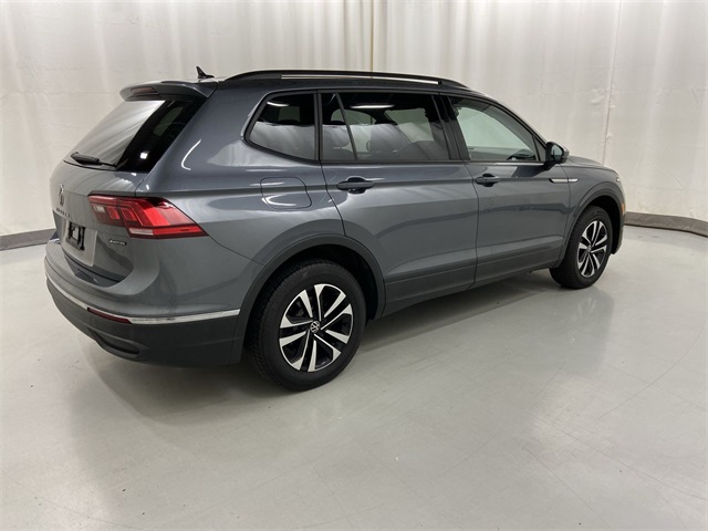 2022 Volkswagen Tiguan S photo 3