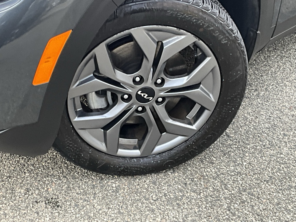 2024 Kia Seltos S photo 4