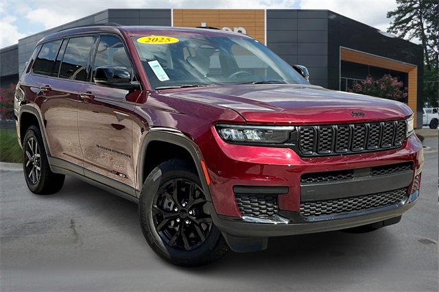 2025 Jeep Grand Cherokee Altitude X photo 3