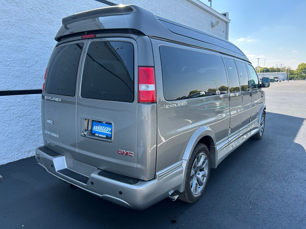 2025 Gmc Savana photo 2