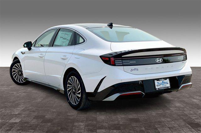 2025 Hyundai Sonata Hybrid Limited photo 3