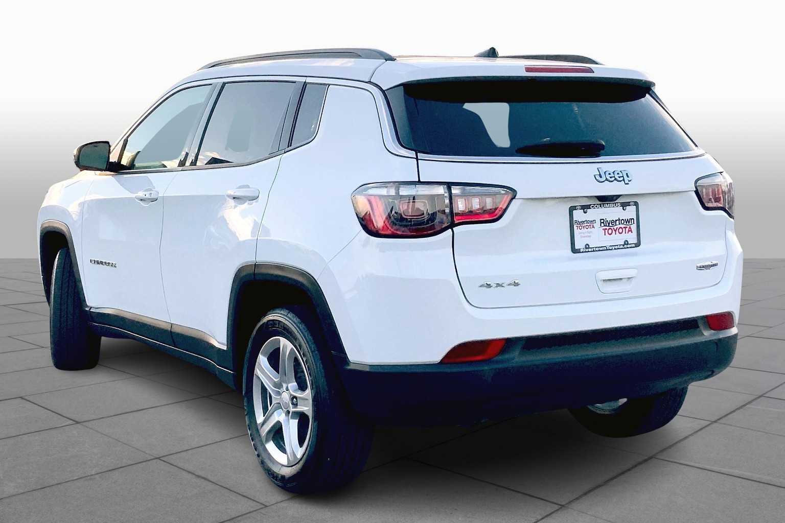 2024 Jeep Compass Latitude photo 11