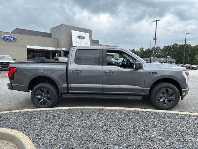 2025 Ford F-150 Lightning photo 11