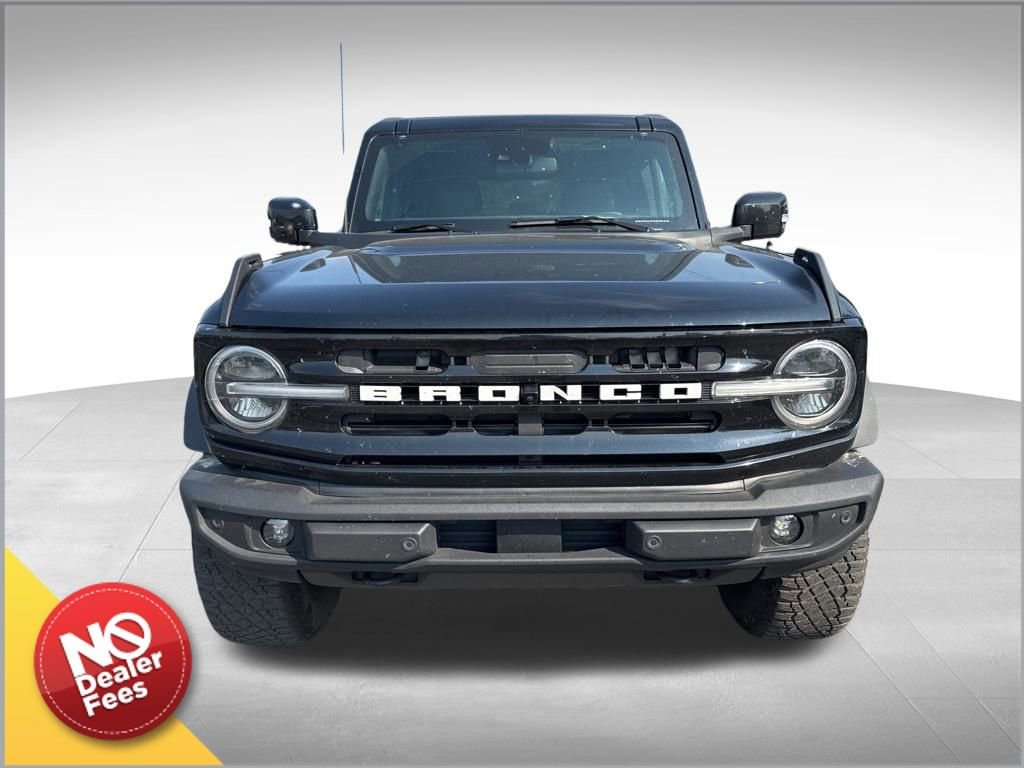 2022 Ford Bronco Outer Banks photo 2
