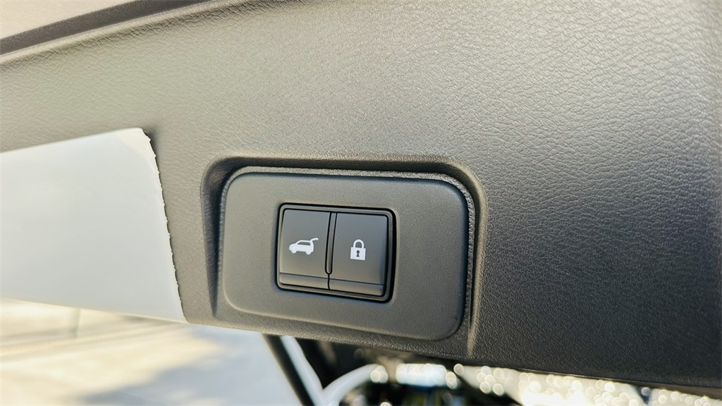 2026 Nissan Rogue S photo 28