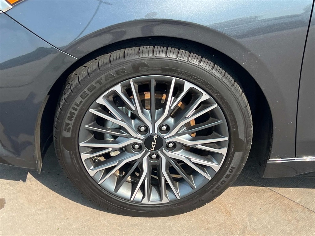 2022 Kia Forte GT-Line photo 23