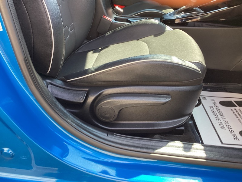 2022 Kia Forte GT-Line photo 16
